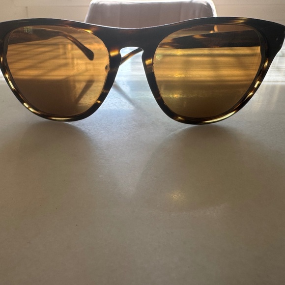 OLIVER PEOPLES/Tortoise Shell Sunglasses/ Polarized